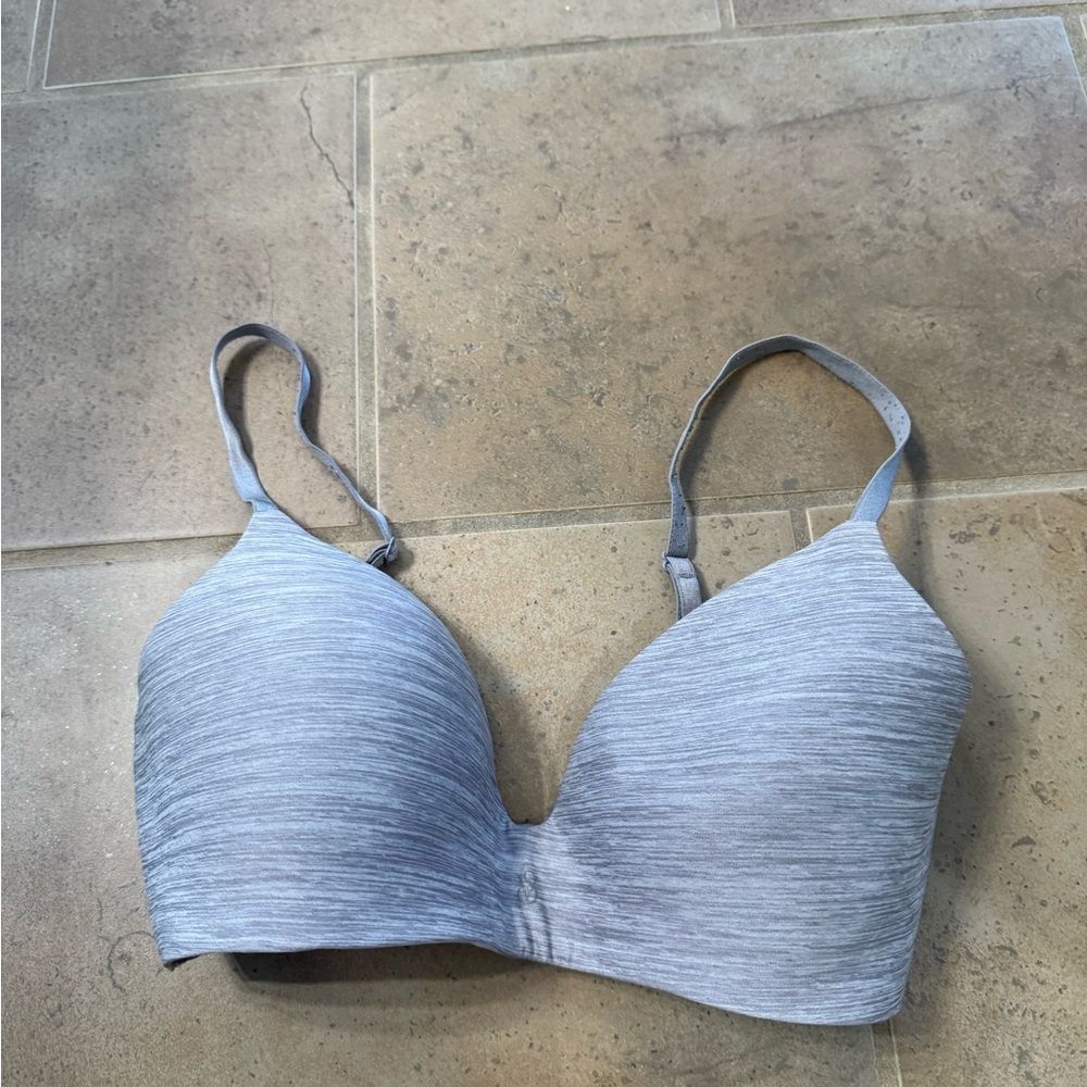 Victoria’s Secret bra 32D